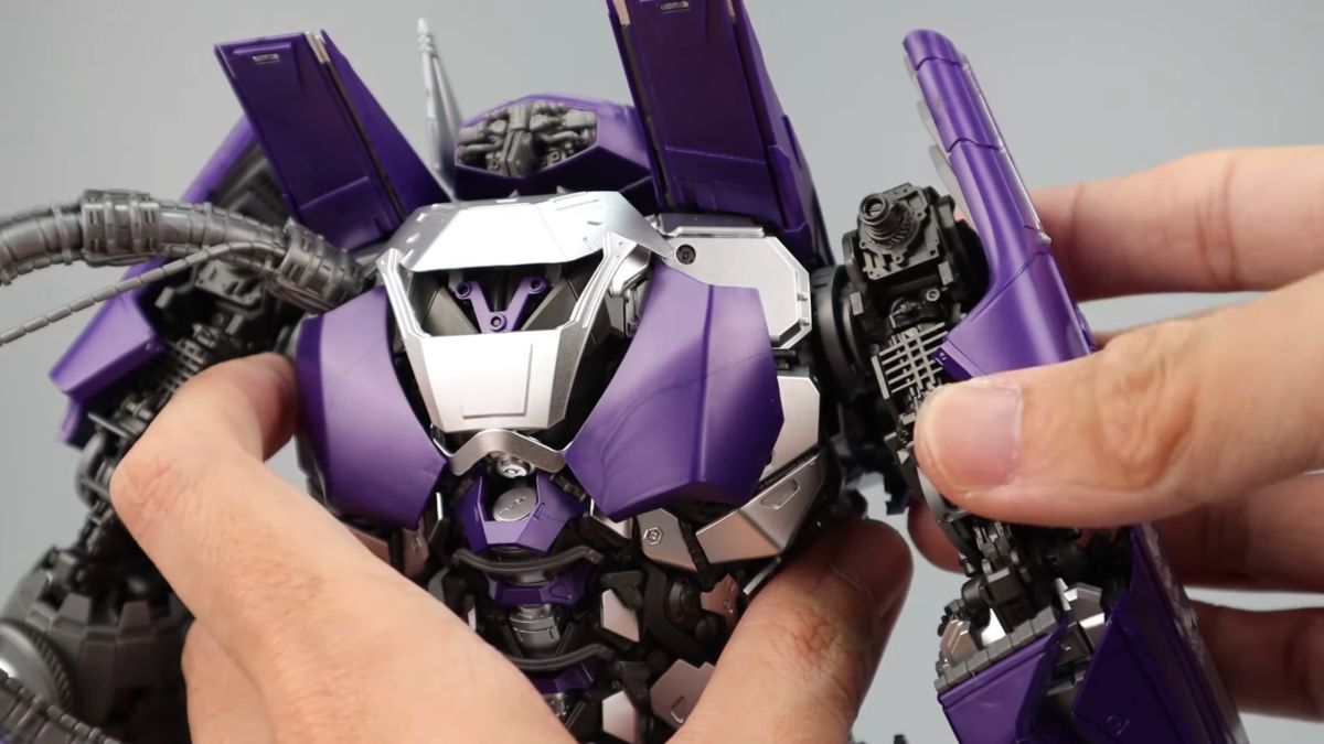 Yolopark Shockwave PLAMO Model Kit In-Hand Images & Video
